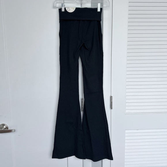 (S) NWT Offline by Aerie Ribbed Super Flare Leggings - Picture 3 of 6